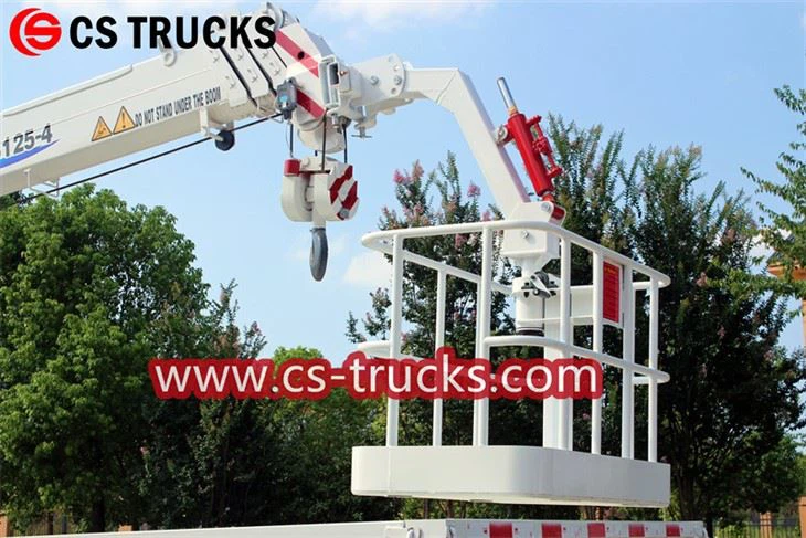 ISUZU ELF 5tons crane truck