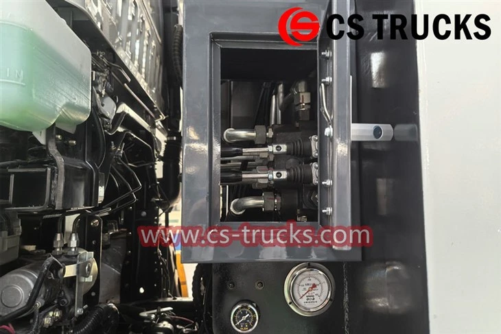 ISUZU 240HP mobile refuse compactor