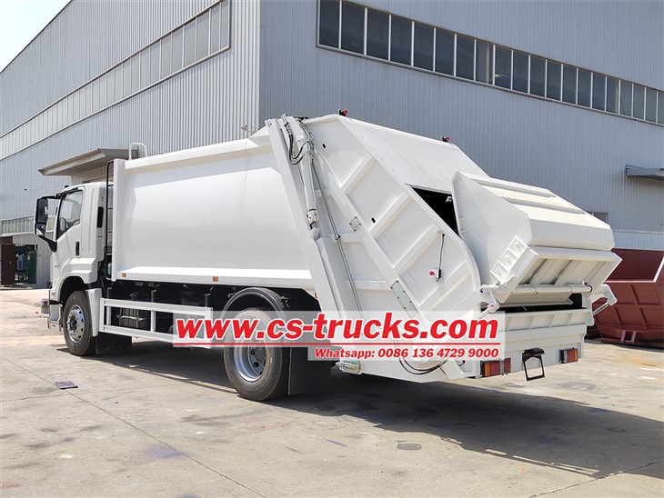 ISUZU FTR rear loader compactor truck