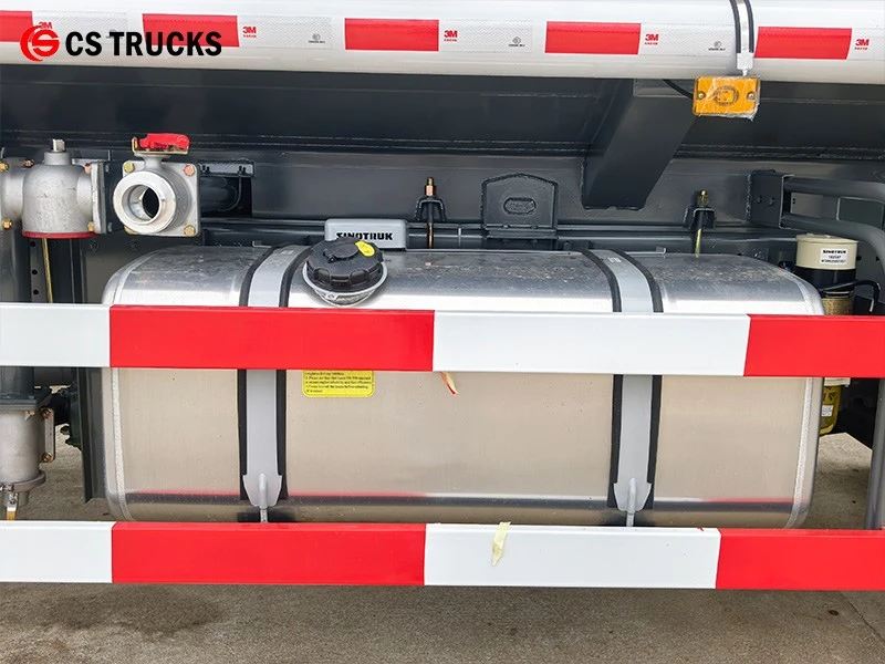 HOWO 6x4 Water Sprinkler Truck Aluminum Fuel Tank Assembly HOWO 6x4 Water Sprinkler Truck Aluminum Fuel Tank Assembly