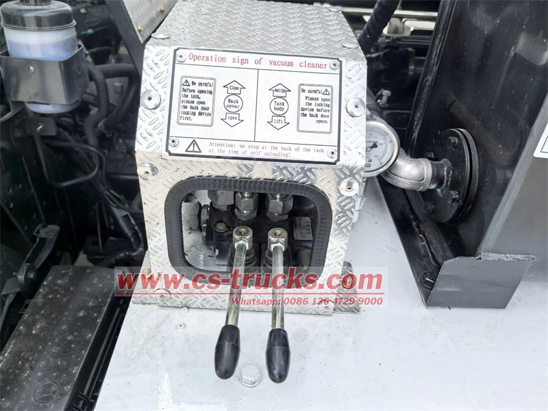 ISUZU 120HP jet vac combo truck ISUZU 120HP jet vac combo truck