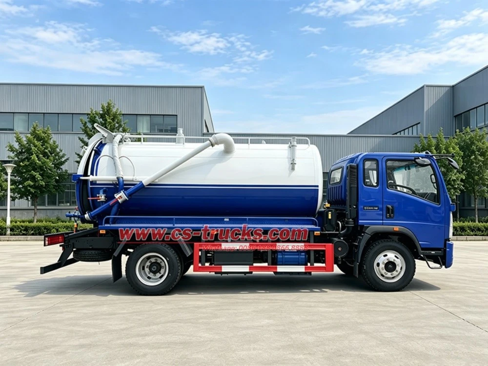 Right view of HOWO 168hp 12000l 4x2 wastewater vacuum tanker Right view of HOWO 168hp 12000l 4x2 wastewater vacuum tanker