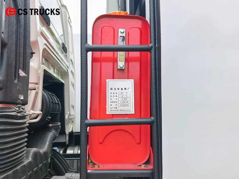 HOWO Compactor Truck Hydraulic Oil Tank With Level Gauge HOWO Compactor Truck Hydraulic Oil Tank With Level Gauge