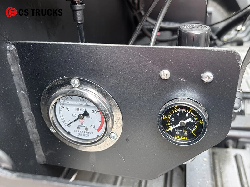 HOWO Compactor Truck Hydraulic Pressure Gauge Panel HOWO Compactor Truck Hydraulic Pressure Gauge Panel