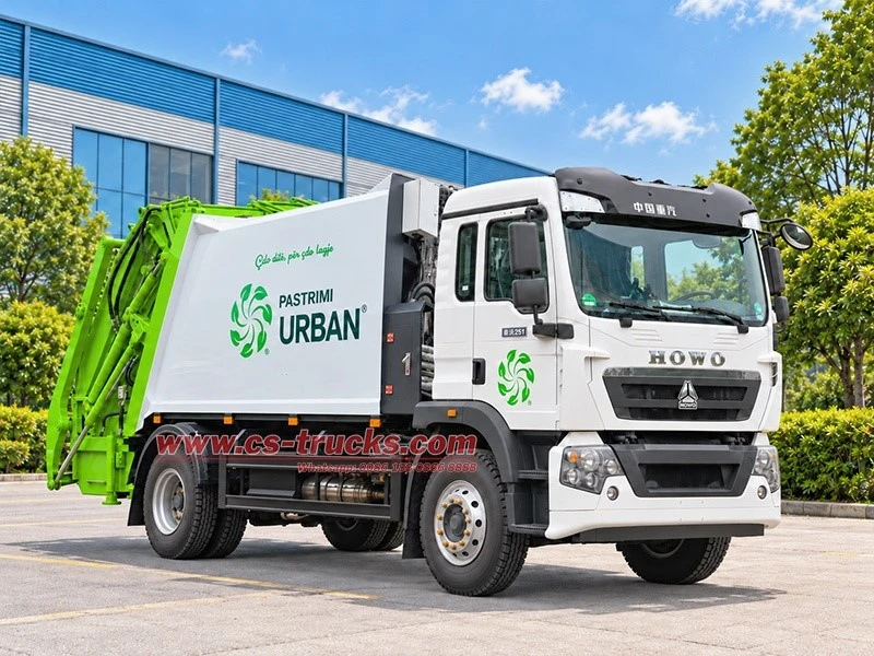 Front right view of HOWO 251HP 4x2 14cbm solid waste compactor truck Front right view of HOWO 251HP 4x2 14cbm solid waste compactor truck