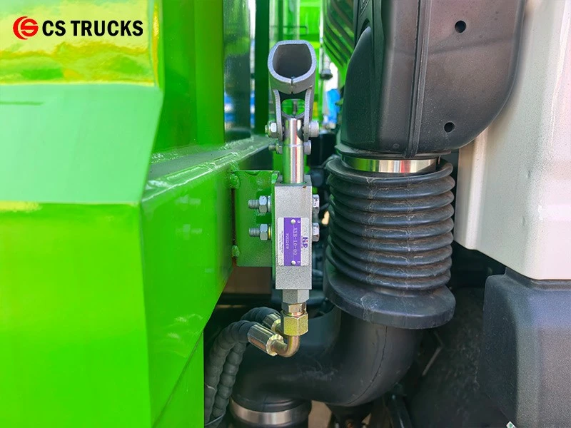 HOWO Sweeper Truck Pneumatic Pipe Fitting HOWO Sweeper Truck Pneumatic Pipe Fitting