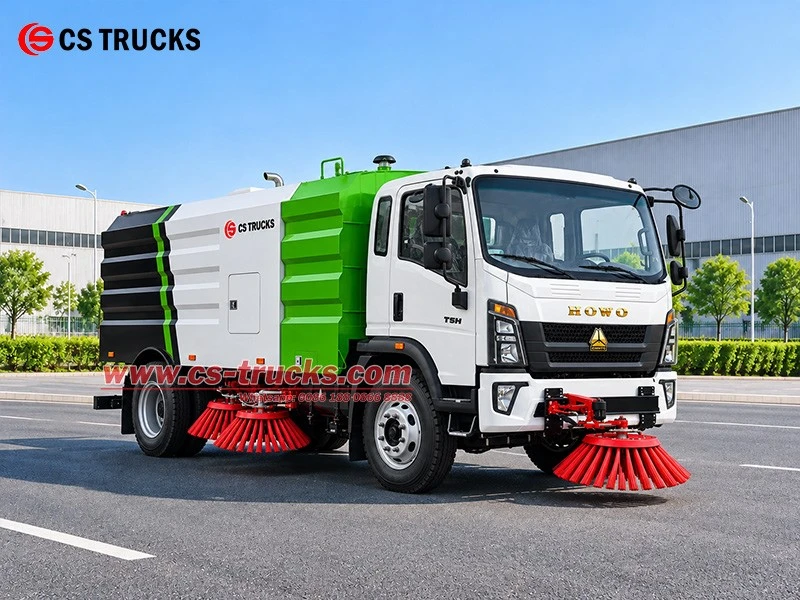 Front right view of HOWO 140HP Euro 3 small street road cleaning sweeper truck for city road Front right view of HOWO 140HP Euro 3 small street road cleaning sweeper truck for city road