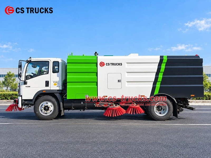 Left view of HOWO small road sweeper truck 4CBM garbage tank for city street Left view of HOWO small road sweeper truck 4CBM garbage tank for city street