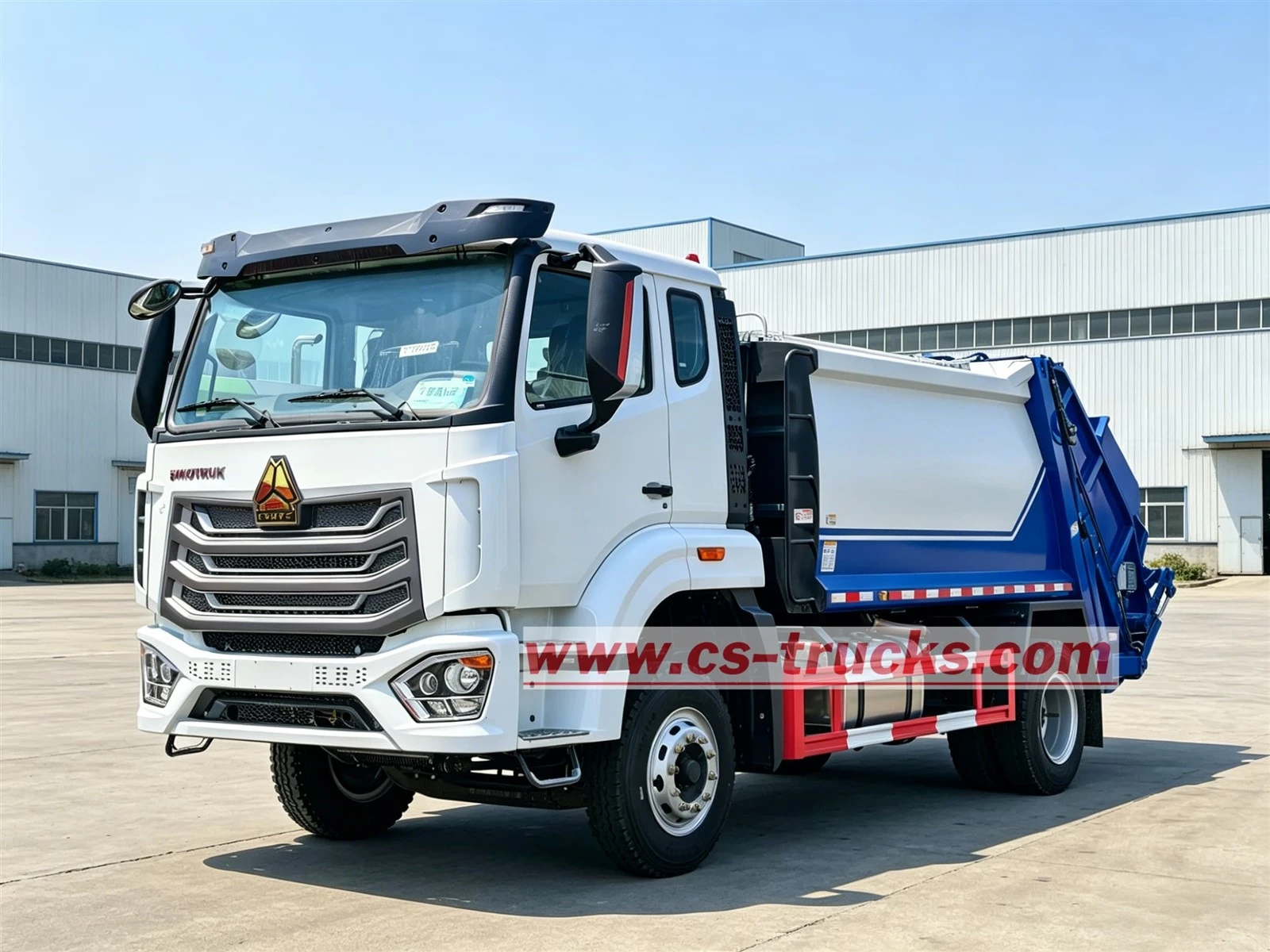 Front Left View of&nbsp;HOWO 4×2 Trash Compactor Truck for Sale