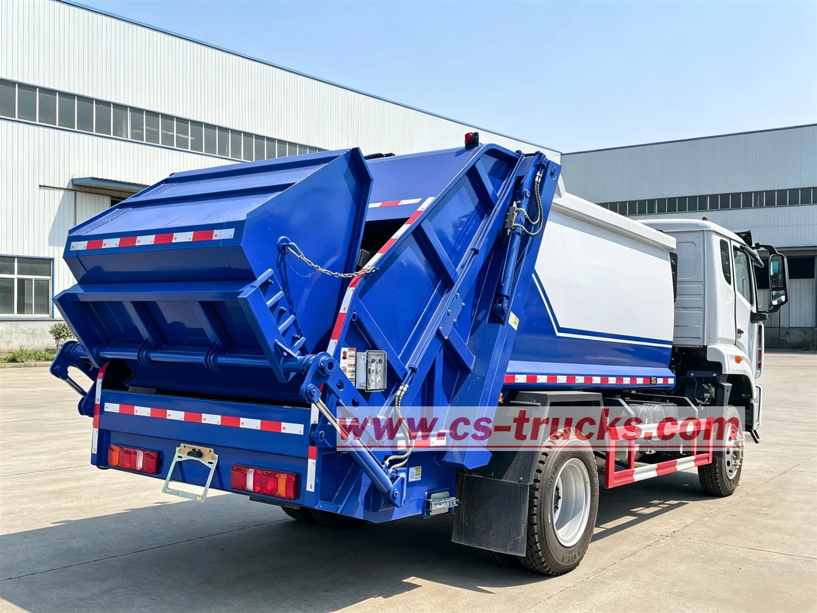 Rear Right View of&nbsp;Philippines HOWO 300HP Garbage Truck With Compactor