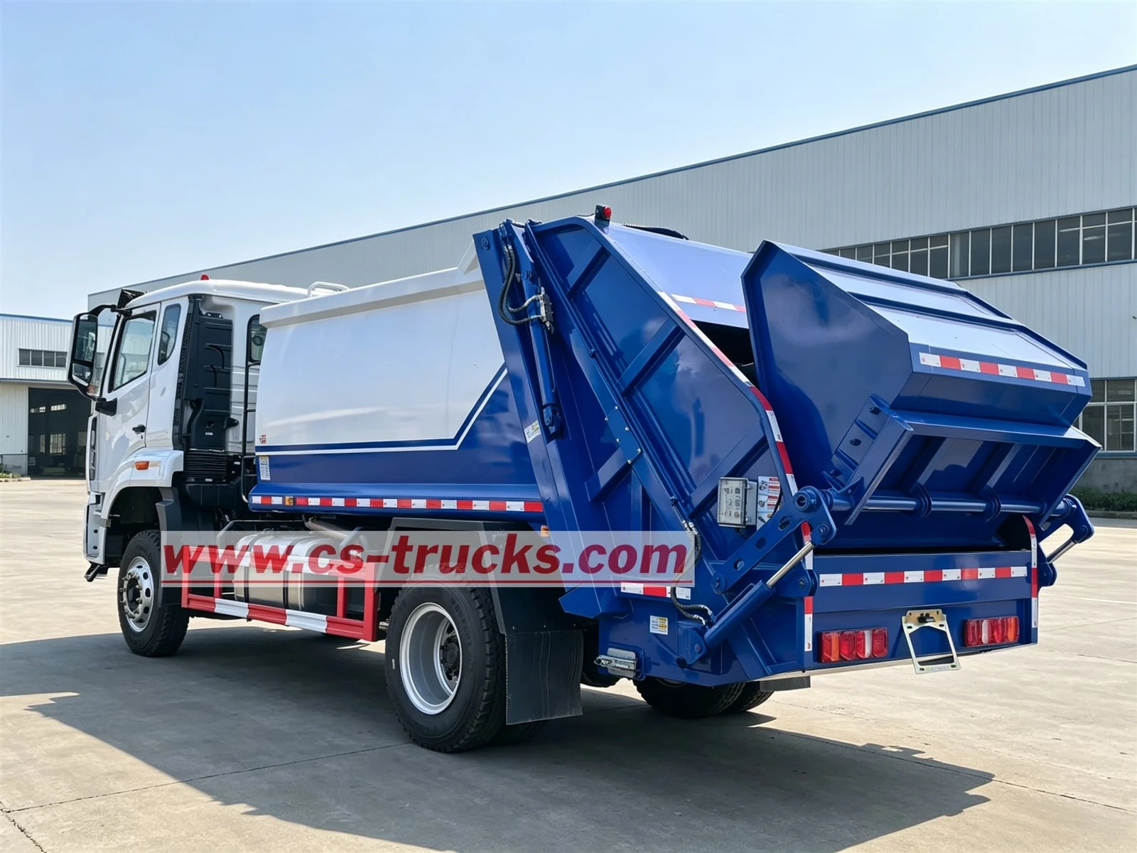 Rear Left View of Philippines HOWO 4×2 waste compactor truck prices