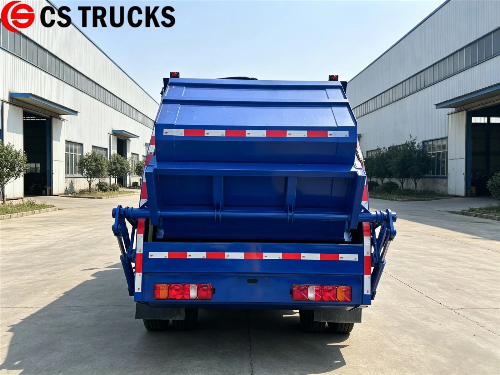 Rear View of Philippines HOWO 4×2 Back Loading Garbage Truck